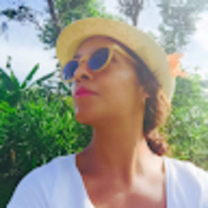 Meet your Posher, Sarah jane